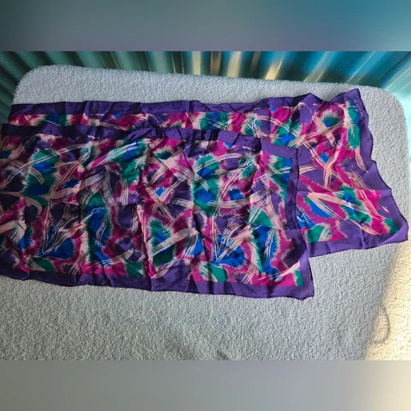 Vintage Elaine Gold Scarf - Picture 3 of 10